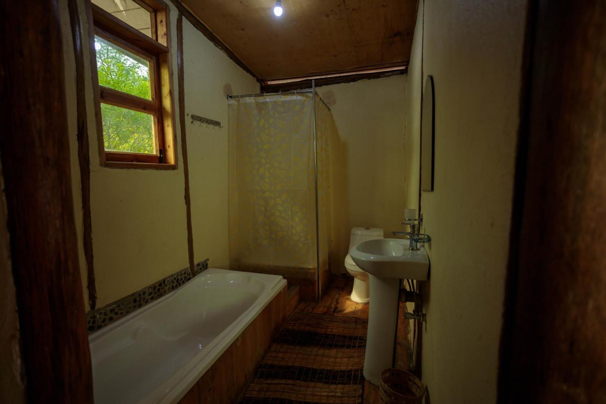 Lake Mwamba Lodge Kasenda Buitenkant foto