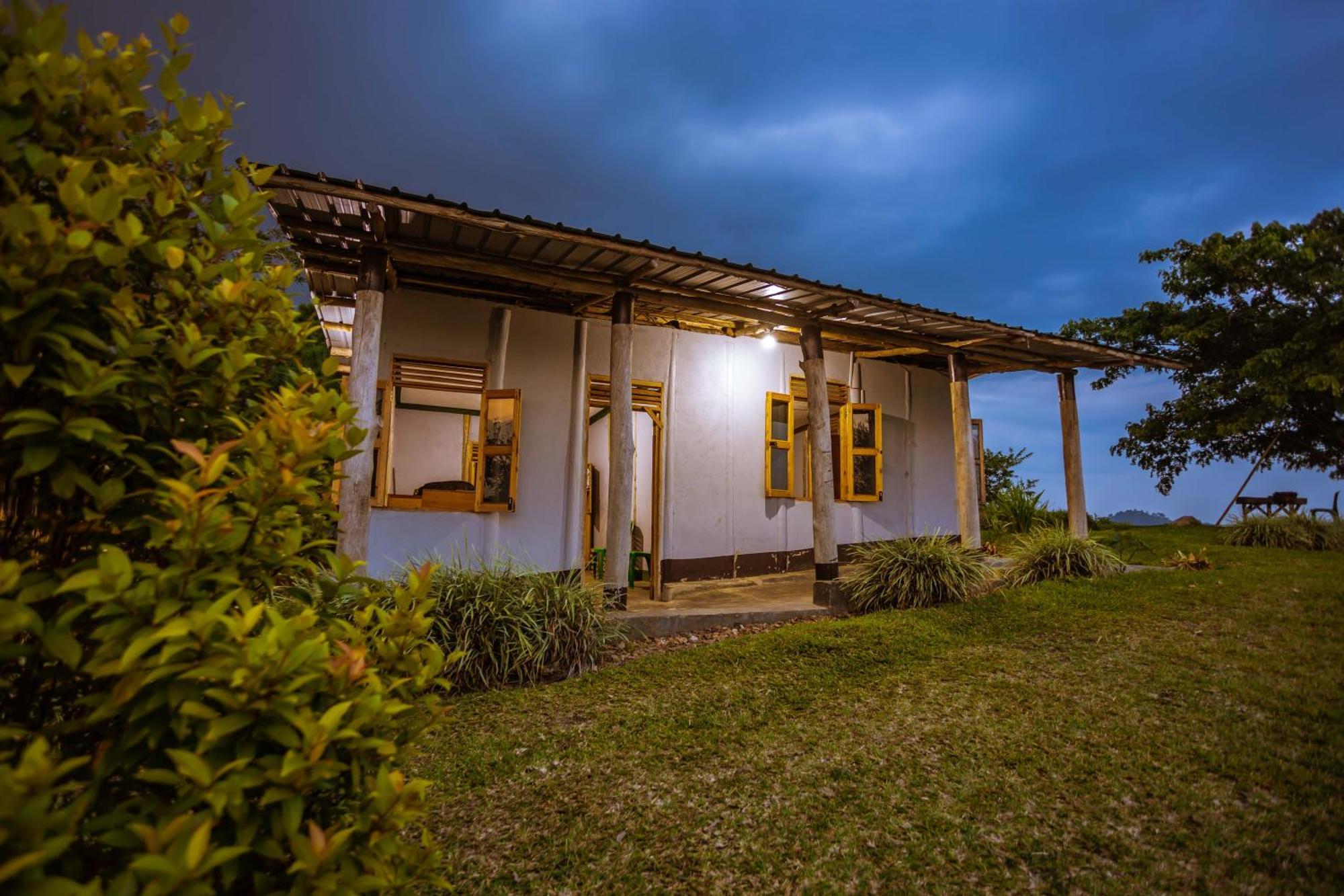 Lake Mwamba Lodge Kasenda Buitenkant foto